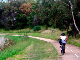 The national parks in Sydney has dedicated bike trails for kids.