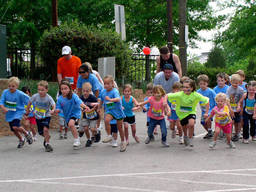 Kids preparing to run in a race