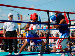Amateur boxing games last up to 3 rounds of 3 minutes, with a 1-minute interval between rounds.