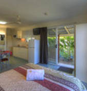 Queens Beach Tourist Village, Bowen Bowen Family Holidays 2_small