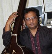 Ustad Aminul Haque practising Khayal