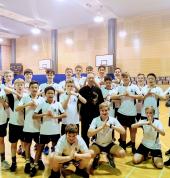 Praying Mantis Kung Fu Academy shi fu wang teach high School students