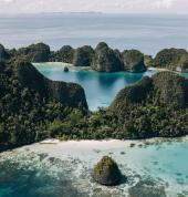 Raja Ampat Explore with true north adventure Cruise