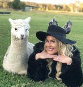 Iris Lodge Alpacas. Jilliby Outdoor & Adventure School Holiday Activities 3_small