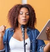 Build confidence with singing lessons for teens by skilled coaches