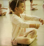 Pre-Junior Ballet  3.5 - 4.5yrs Thursday 10:15 - 10:45am  (Pre-Jnr Ballet also offered Saturday 8:30 - 9:00am)