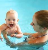 At Star Swim, we believe that every one should have the opportunity to learn how to swim and be safe in the water from a young age. Our baby swim classes are specially designed to introduce your little ones to the joys of swimming while also building thei