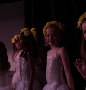 5-6yrs Waiting side stage