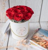 Show how much you adore your loved one with our Premium Rose Box!   With our online delivery, show your love and appreciation to your loved ones with this Premium Rose Box arrangement matching any occasion.  Medium: Approximately 10 fresh-cut premium red