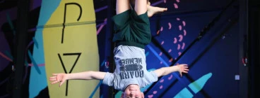 Kids Aerial Arts Classes 6-9yo Currumbin Waters Circus Classes &amp; lessons