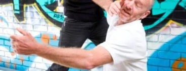 Self defence with controlling application