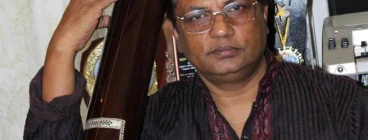 Ustad Aminul Haque practising Khayal