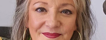 Kerryn Knight - founder of Empowered Art Therapy & Kindred Art Space