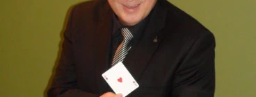Simon Skinner - Professional Close-up Magician