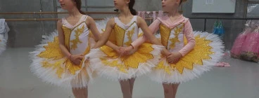 Brooks School of Dance Truganina 1