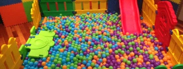 Large Ball Pit wtih Slide
