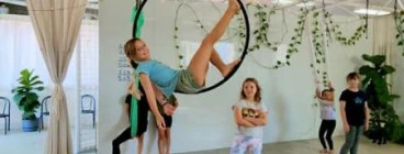 Aerial Hoop - Lyra