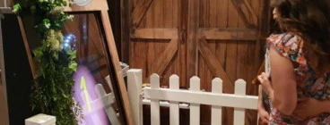 RUSTIC MIRROR PHOTO BOOTH
