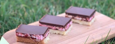 We cater for all allergy friendly treats including slices, cakes, cupcakes,novelty cakes , macarons