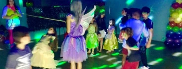 Laser disco lights with smoke machine ready to wow your guests