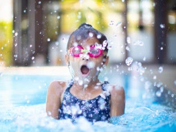 What Age Should Your Child Start Swimming? Tips for Parents