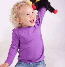 Bumble Bee helps children to learn to sing