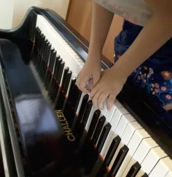 Teach with two baby grand pianos