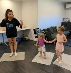 Yoga class for kids 1-2 years