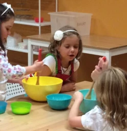 Baking yummy cupcakes