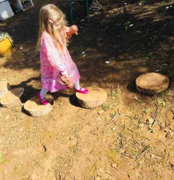 messy play nature garden