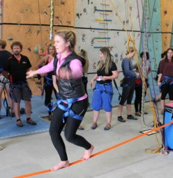 On the slackline and looking steady