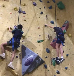 1st North Turramurra Scouts rock climbing