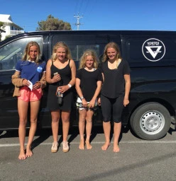 Open Women surf comp @The Nest