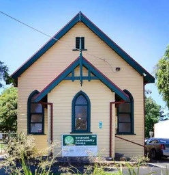Emerald Community House - Hall