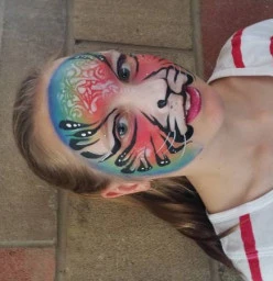 professional face painting artist