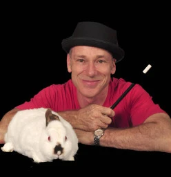 Magician Ipswich – Glen Rhodes Ipswich 1