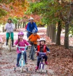 Fun family cycling on the Murray to Mountains Rail Trail