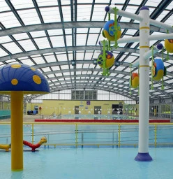 Toddler splash pool