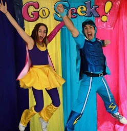 Go Seek "Super "Strong Bones Show