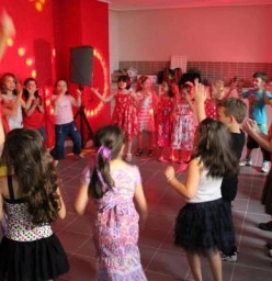 Children Singing