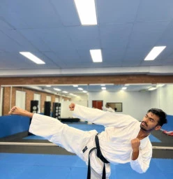 instructor with high balancing technique