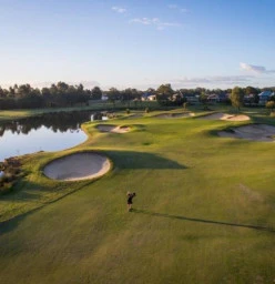 Perth Golf Course: https://www.vines.com.au/golf