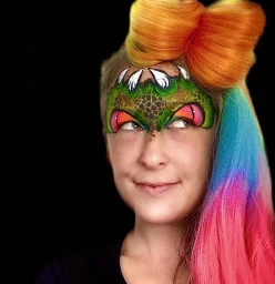 Head beast creator - Amy - monster style, plus rainbow hair pony tail.