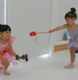 Moving with varied expressions!!