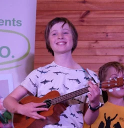 Alison Glew Guitar + Ukulele School