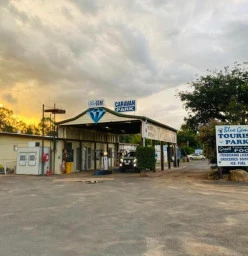 Blue Gem Tourist Park Central Queensland University 1