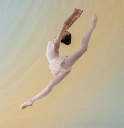 Pictured Full Time Division student Manon (14yo) Leaping into December ????????