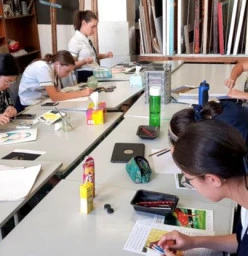 Gold Coast Art School teens art class