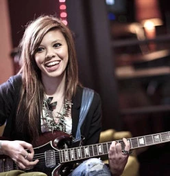 Natasha Duarté recording at STUDIO 52