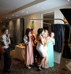 hire a photobooth for your wedding or party